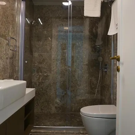 Kıvrakzade - Adult Only